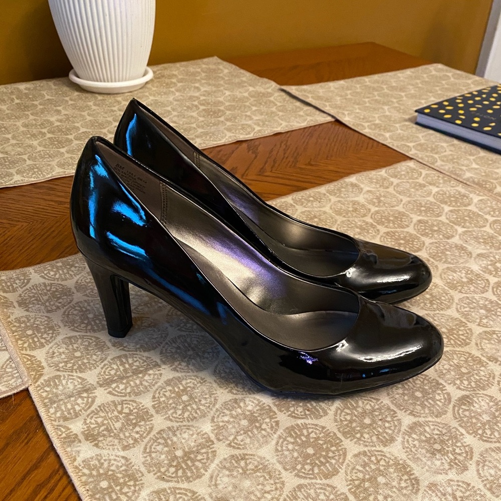 Bandolino Patent Leather Pumps size 8